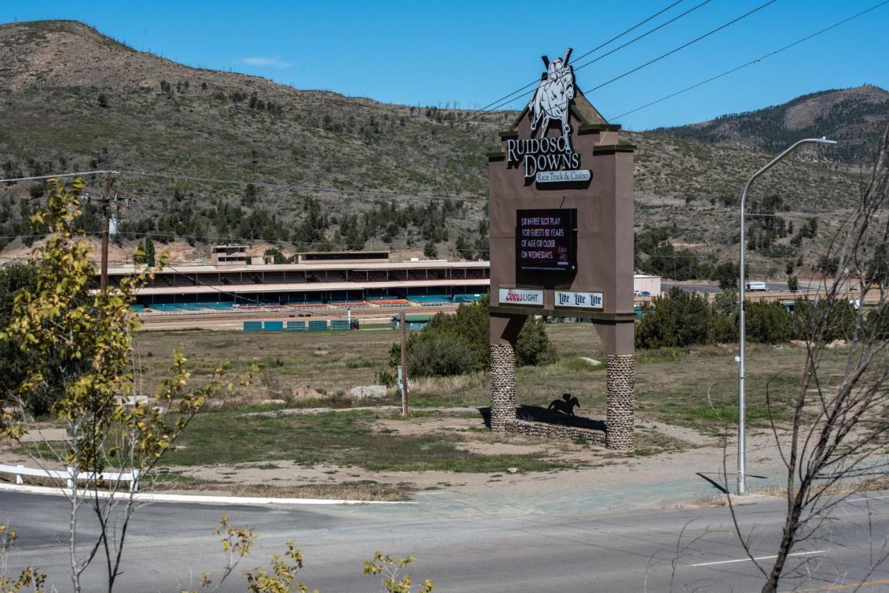 Apache Village Cabinette 13, Queen Bed, Midtown, Sleeps 2 Ruidoso Εξωτερικό φωτογραφία