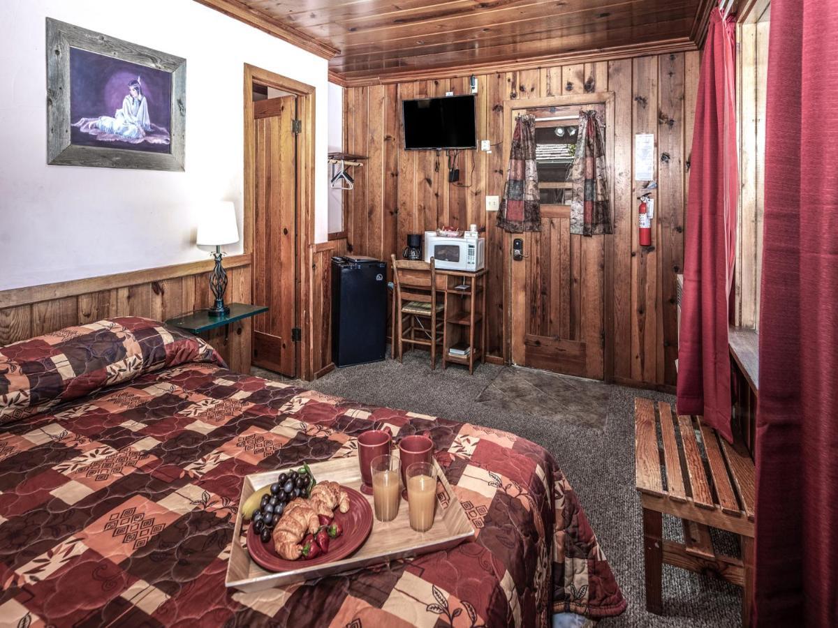 Apache Village Cabinette 13, Queen Bed, Midtown, Sleeps 2 Ruidoso Εξωτερικό φωτογραφία